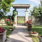Mariella Bed & Breakfast 3*